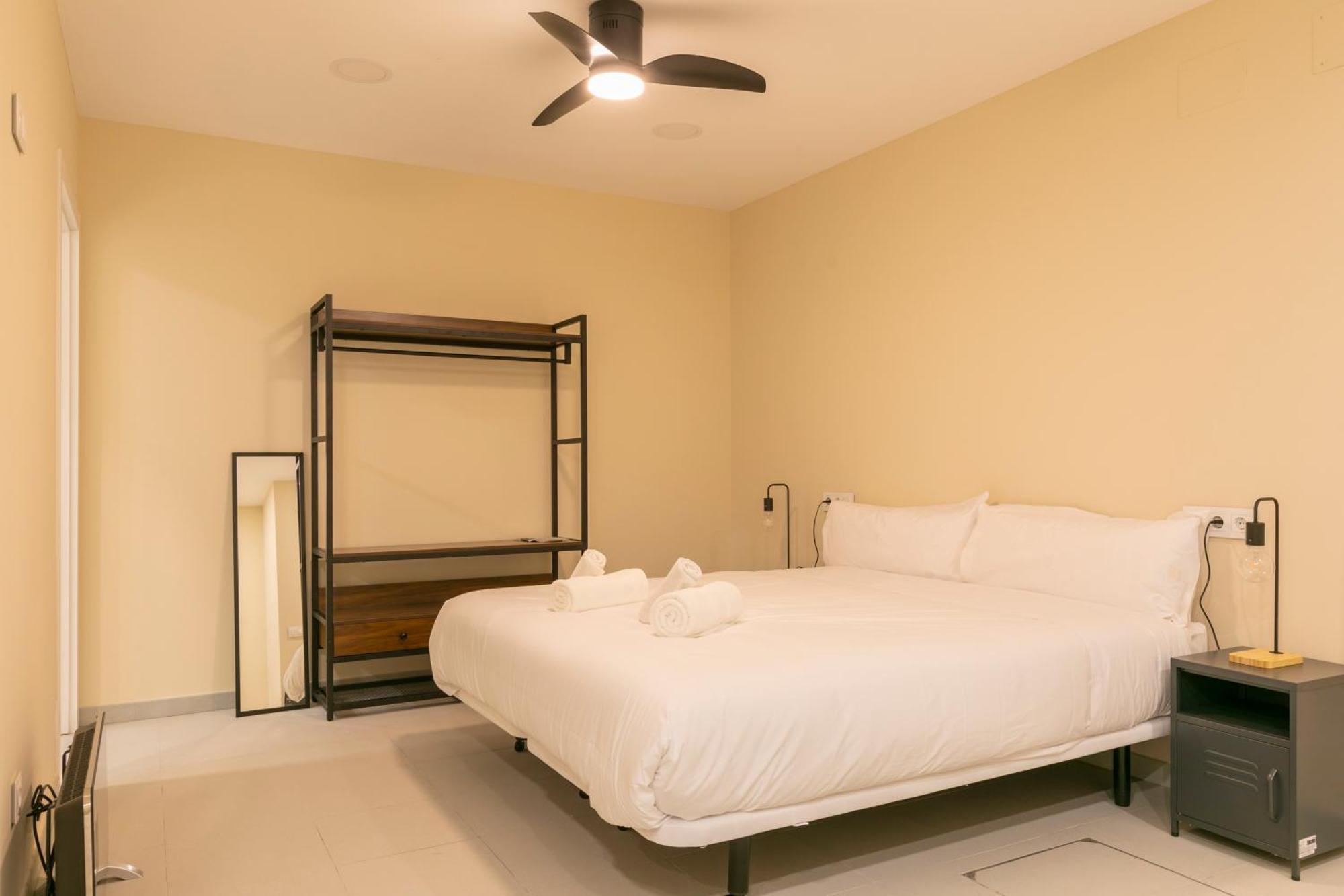 Homeabout Smart Rooms Bravo Murillo - Sin Recepcion マドリード エクステリア 写真