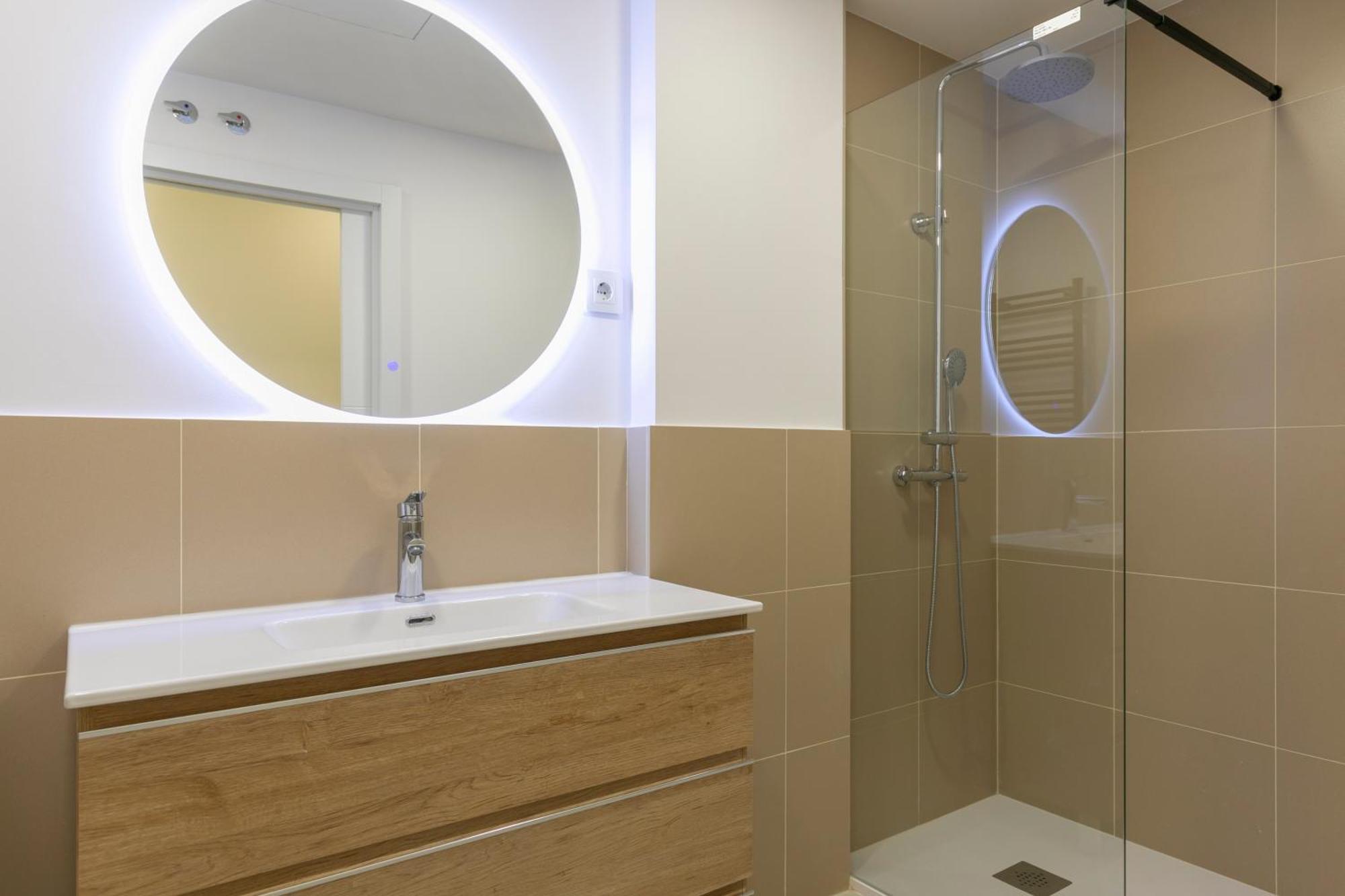 Homeabout Smart Rooms Bravo Murillo - Sin Recepcion マドリード エクステリア 写真
